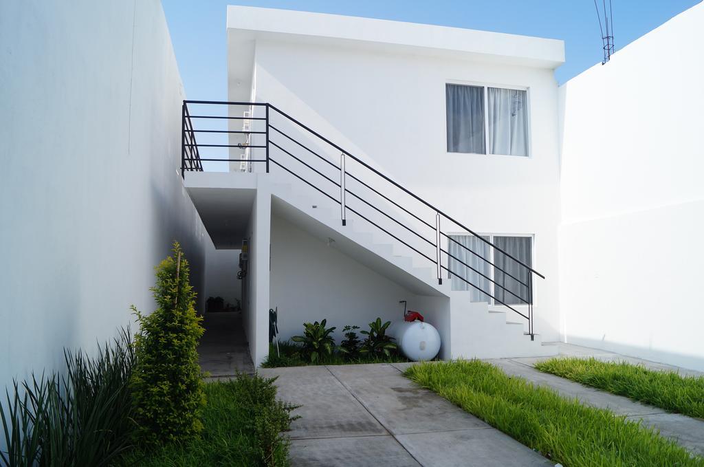 Mv Suites Monterrey Buitenkant foto