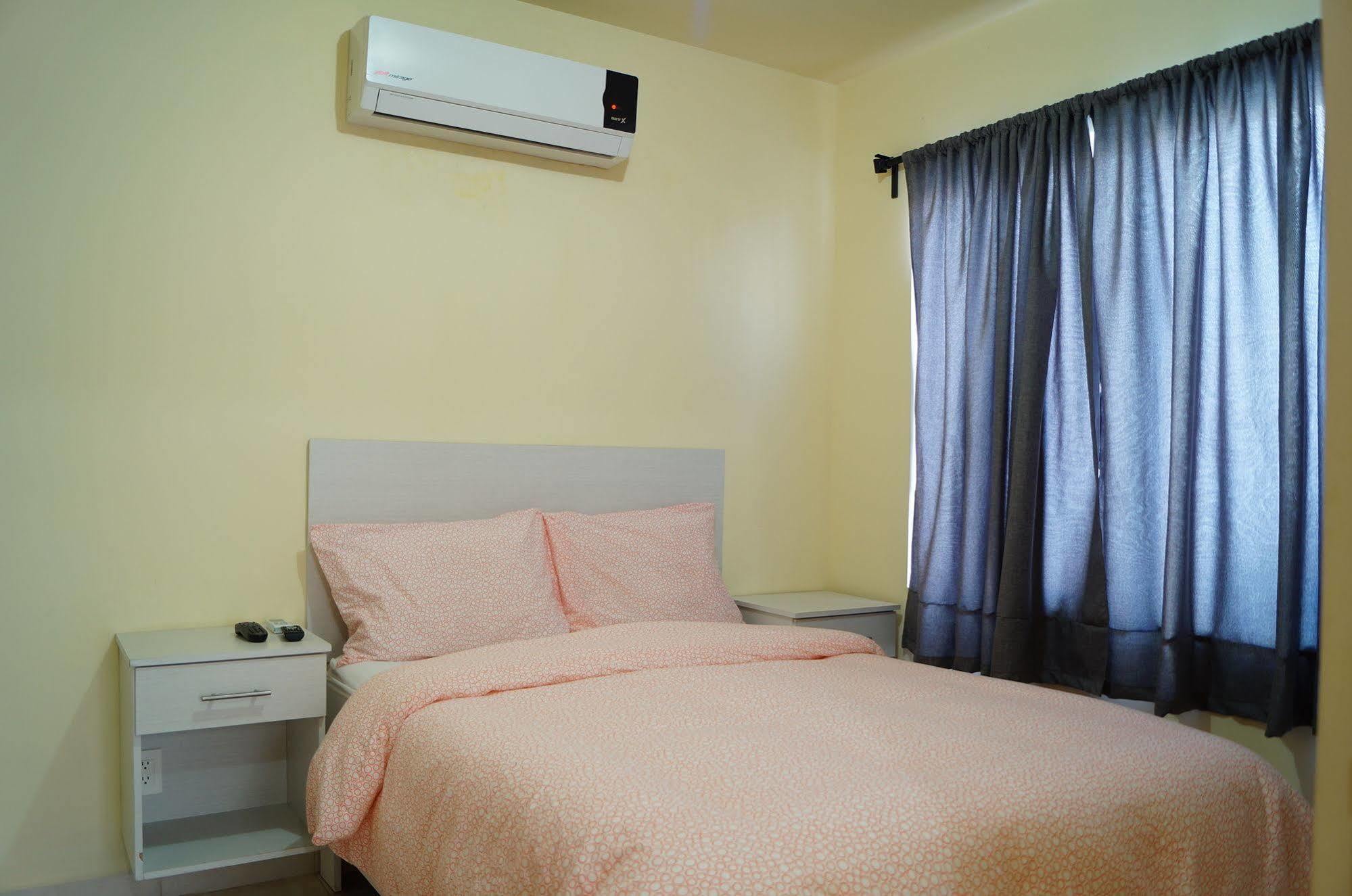 Mv Suites Monterrey Buitenkant foto